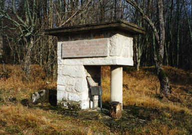 Pugled pri Starem Logu - Spomenik zboru aktivistov OF