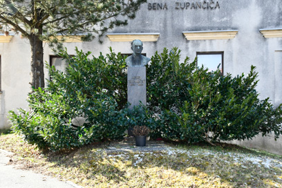 Zdole - Doprsni kip Bena Zupančiča