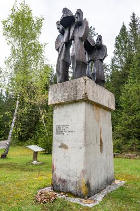 Babno Polje - Spomenik snežniškim partizanskim bolnišnicam