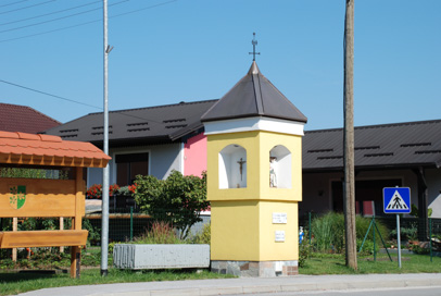 Apače pri Kidričevem - Znamenje