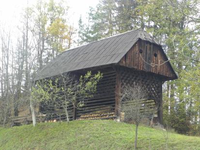 Črešnjevec pri Vojniku - Kozolec domačije Črešnjevec 2