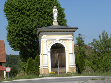 Arclin - Kapelica pri hiši Arclin 20