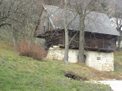 Ojstro - Kašča na domačiji Ojstro 22