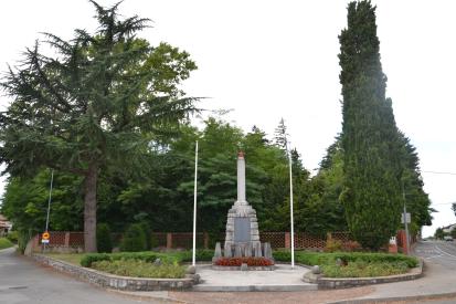 Bilje - Spomenik NOB pri šoli