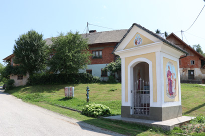 Dole pod Sveto Trojico - Kapelica
