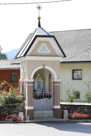 Koroška Bela - Kapelica sredi vasi