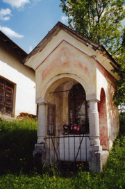 Rožnik - Kapelica v vasi