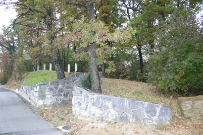 Volčja Draga - Spomenik talcem