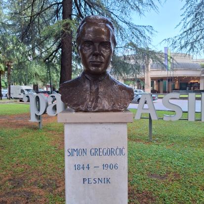 Nova Gorica - Spomenik Simonu Gregorčiču