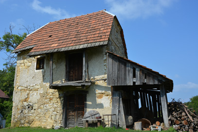Krivica - Kašča na domačiji Krivica 23