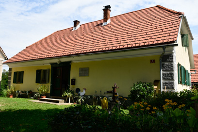 Gradišče pri Raki - Spominska plošča Martinu Humku