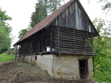Zgornje Tinsko - Gospodarsko poslopje na domačiji Zgornje Tinsko 54