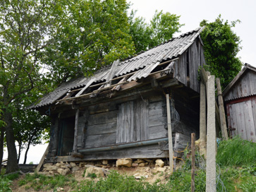 Zgornje Tinsko - Hram pri domačiji Zgornje Tinsko 38