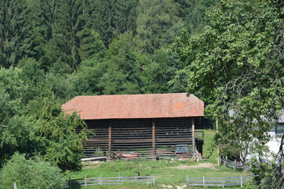 Dobrič - Kozolec na domačiji Dobrič 27