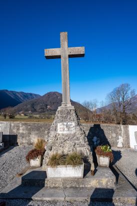 Volče pri Tolminu - Spomenik padlim v prvi svetovni vojni