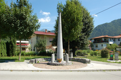 Tolmin - Spomenik padlima borcema NOV