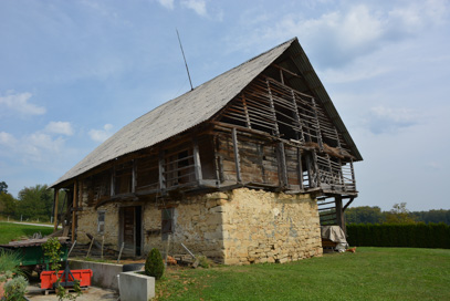 Sveti Štefan - Gospodarsko poslopje domačije Sveti Štefan 8