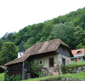 Tremerje - Kašča domačije Tremerje 11