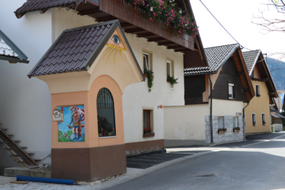Bohinjska Češnjica - Kapelica pred hišo Bohinjska Češnjica 19