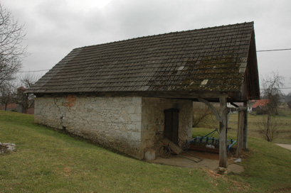 Tribuče - Kovačnica pri hiši Tribuče 16