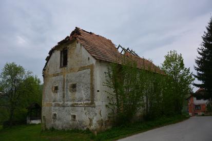 Gubno - Kašča na domačiji Gubno 13