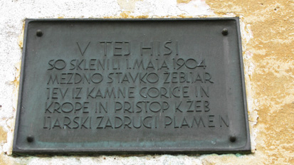 Kamna Gorica - Spominska plošča stavki žebljarjev