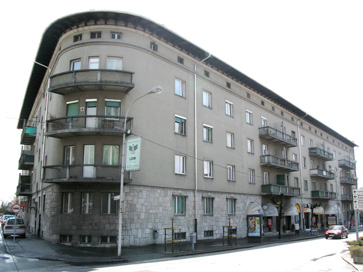 Kranj - Stanovanjski blok Pokojninskega zavoda