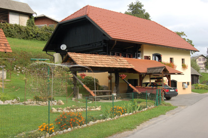 Spodnji Tuštanj - Domačija Spodnji Tuštanj 1