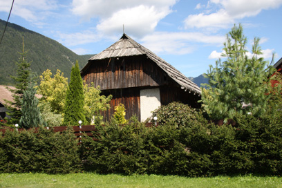 Kranjska Gora - Gospodarsko poslopje pri hiši Borovška 24