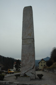 Poljane nad Škofjo Loko - Spomenik padlim v NOB