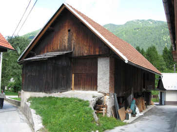 Mojstrana - Gospodarsko poslopje pri hiši Ulica Jakoba Aljaža 20