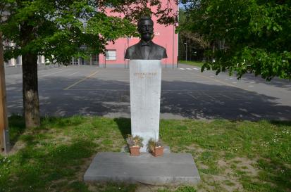 Ilirska Bistrica - Spomenik Dragotinu Ketteju