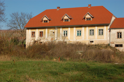 Škalce - Vinogradniški dvorec Škalce 69