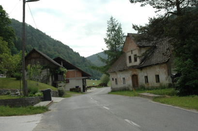 Besnica - Gospodarska poslopja na Prekovi domačiji