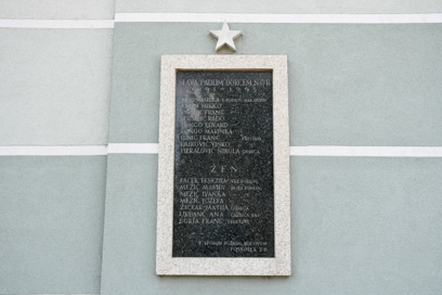 Veliki Podlog - Spominska plošča padlim v NOB