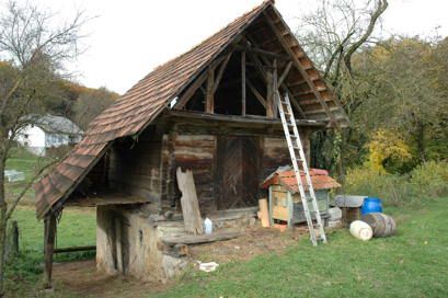 Radovlja - Kašča na domačiji Radovlja 11