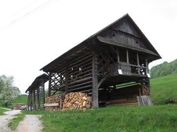 Peče - Kozolci