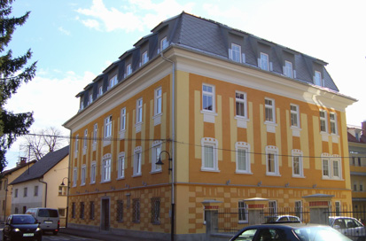 Mengeš - Stavba Trdinov trg 4