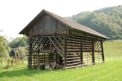 Skorno - Kozolec na domačiji Skorno 11