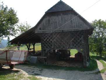 Vranje - Kozolec na domačiji Vranje 26