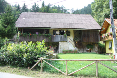 Slovenski Javornik - Hiša Cesta v Rovte 27