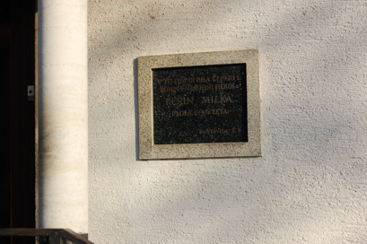 Veliki Podlog - Spominska plošča Milki Kerin
