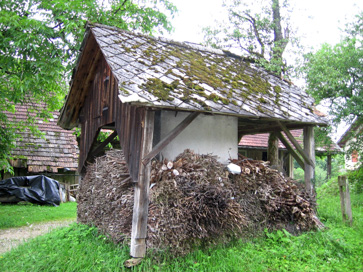Komendska Dobrava - Matijovčeva sušilnica za sadje