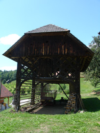 Vrh pri Boštanju - Strlekarjev toplar