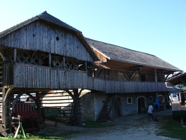 Mala Hubajnica - Hlev in kozolec pri Krnc