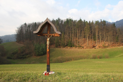 Gabrje pod Limbarsko goro - Znamenje ob poti na Limbarsko goro