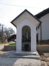 Spodnja Javoršica - Kapelica sredi vasi