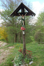 Dešen - Razpelo na Ušeniščah