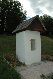 Jablanica pri Boštanju - Znamenje z nišo