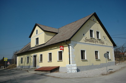 Male Lašče - Gostilna Pri Trojici